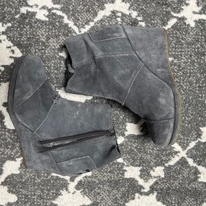 Tom’s Suede Wedge Booties size 6